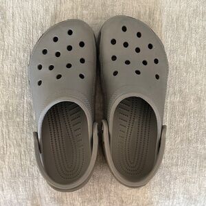 Crocs in size J6- dark gray. Tons of life left in these Crocs. Not worn much!